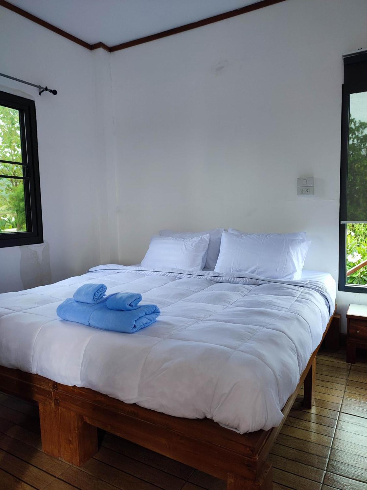 Dream Riverside Mae Sariang Ngoại thất bức ảnh
